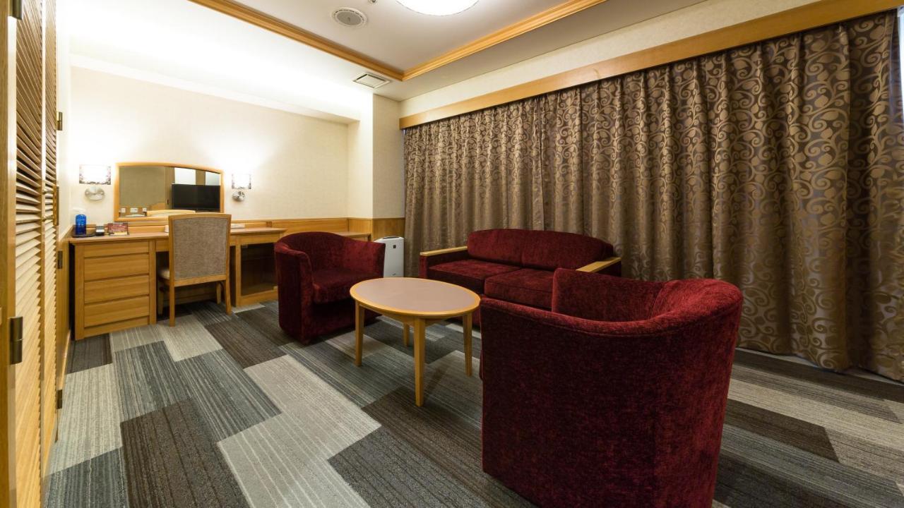 Kochi Pacific Hotel Екстер'єр фото